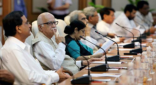 सर्वदलीय बैठक में जनलोकपाल पर नहीं बनी सहमति