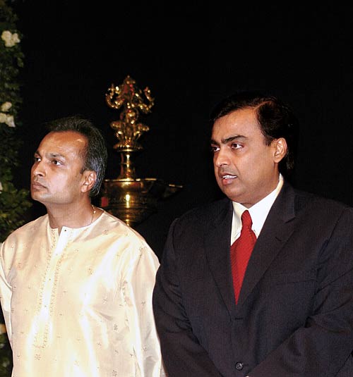 आया 'प्‍यार के दो तार से संसार बांधने' का त्‍योहार