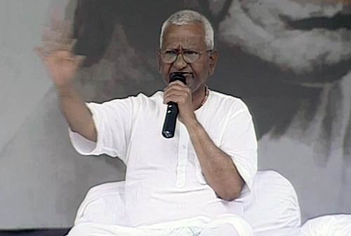 अन्‍ना की हुंकार, लोगों को मिले सही आजादी