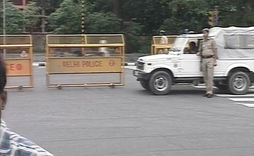 देखें कैसे गिरफ्तार हुए अन्‍ना हजारे | सड़कों पर समर्थक