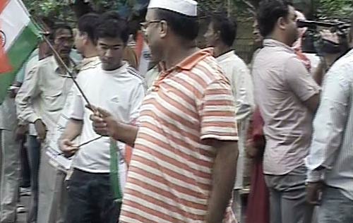 देखें कैसे गिरफ्तार हुए अन्‍ना हजारे | सड़कों पर समर्थक