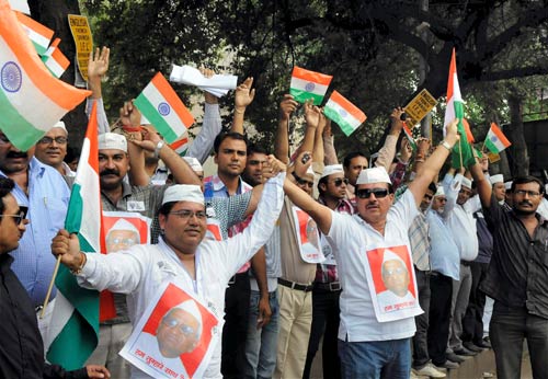 अन्‍ना लहर में झूम रहा भारत... | मैं भी अन्‍ना, तू भी अन्‍ना