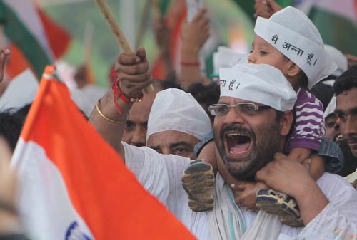 अन्‍ना लहर में झूम रहा भारत... | मैं भी अन्‍ना, तू भी अन्‍ना