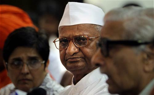 देखिए अन्‍ना के खत से क्‍यों तिलमिलाई कांग्रेस...