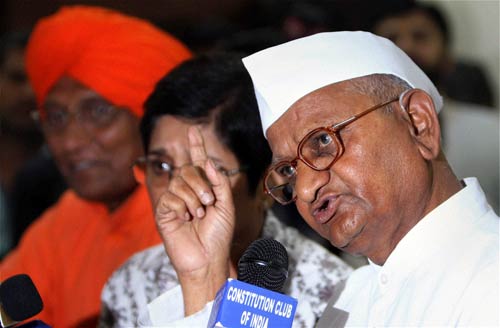 देखिए अन्‍ना के खत से क्‍यों तिलमिलाई कांग्रेस...