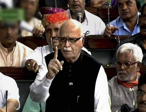 अन्‍ना तिहाड़ में लेकिन हल्‍ला लोकसभा में | उमड़ा जनसैलाब