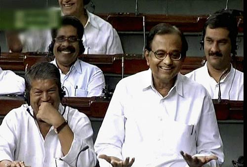 अन्‍ना तिहाड़ में लेकिन हल्‍ला लोकसभा में | उमड़ा जनसैलाब