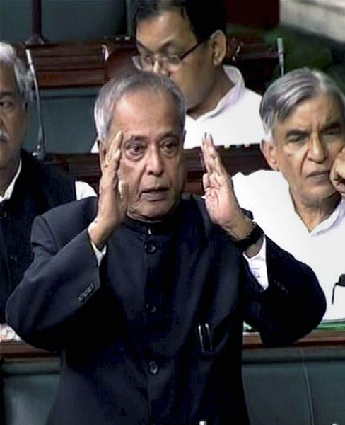 अन्‍ना तिहाड़ में लेकिन हल्‍ला लोकसभा में | उमड़ा जनसैलाब