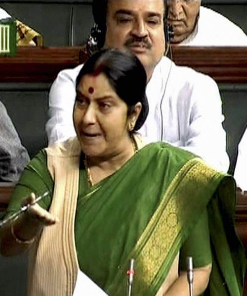 अन्‍ना तिहाड़ में लेकिन हल्‍ला लोकसभा में | उमड़ा जनसैलाब