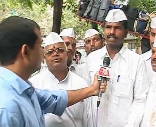 ये हैं अन्ना के अलबेले समर्थक... | सड़कों पर समर्थन