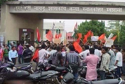 ये हैं अन्ना के अलबेले समर्थक... | सड़कों पर समर्थन