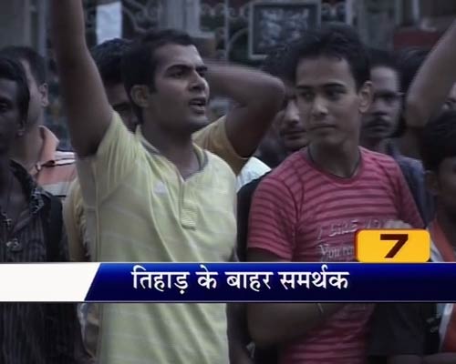 ये हैं अन्ना के अलबेले समर्थक... | सड़कों पर समर्थन