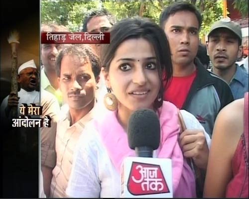 ये हैं अन्ना के अलबेले समर्थक... | सड़कों पर समर्थन