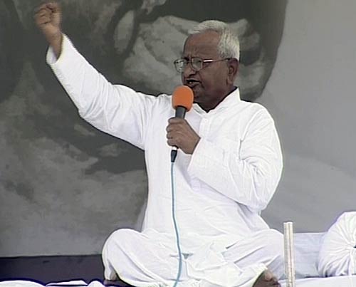 देश में उठी अन्‍ना की लहर... | अलबेले समर्थक...