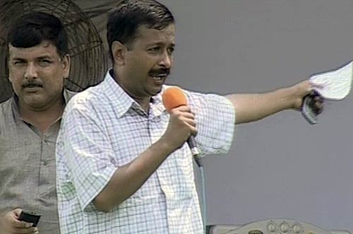 देश में उठी अन्‍ना की लहर... | अलबेले समर्थक...