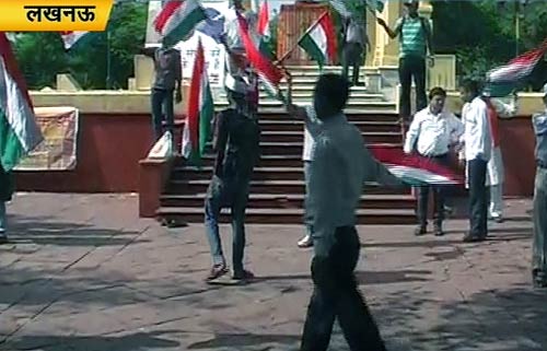 अन्‍ना के समर्थन में उतरा जनसैलाब | जेल गए अन्ना