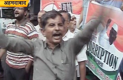 अन्‍ना के समर्थन में उतरा जनसैलाब | जेल गए अन्ना