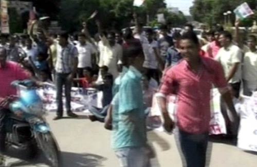 अन्‍ना के समर्थन में उतरा जनसैलाब | जेल गए अन्ना