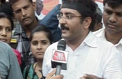 अन्‍ना के समर्थन में उतरा जनसैलाब | जेल गए अन्ना