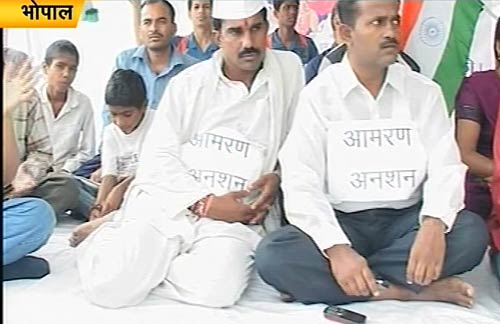 अन्‍ना के समर्थन में उतरा जनसैलाब | जेल गए अन्ना