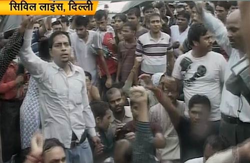 अन्‍ना के समर्थन में उतरा जनसैलाब | जेल गए अन्ना