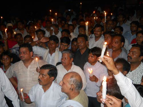 अन्ना के आंदोलन पर आपकी भेजी तस्वीरें | सड़कों पर समर्थक