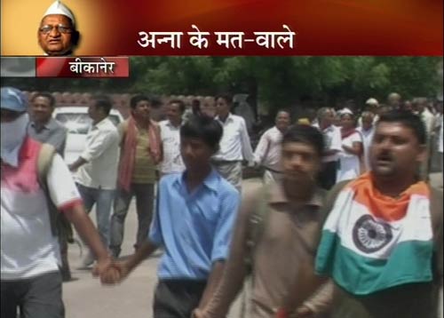 अन्‍ना के 'मत-वाले' समर्थक । अन्ना के अलबेले समर्थक...