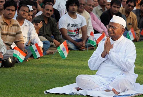 15 अगस्‍त 2011: तस्‍वीरों में देखें दिनभर की खबरें । पढ़ें 