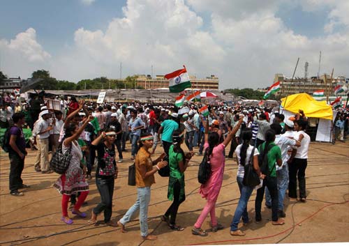 मैं भी अन्‍ना, तू भी अन्‍ना, हम सब अन्‍ना... | अन्‍ना गिरफ्तार