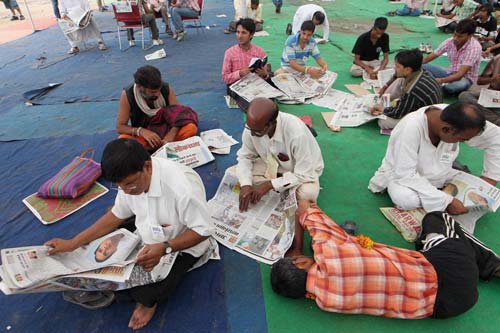 मैं भी अन्‍ना, तू भी अन्‍ना, हम सब अन्‍ना... | अन्‍ना गिरफ्तार