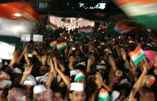 मैं भी अन्‍ना, तू भी अन्‍ना, हम सब अन्‍ना... | अन्‍ना गिरफ्तार