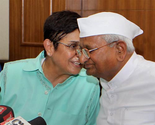 01 अगस्त 2011: तस्वीरों में देखें दिनभर की बड़ी खबरें । पढ़ें