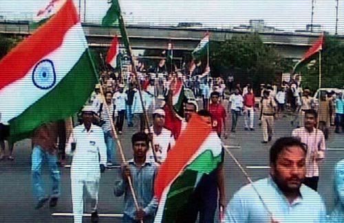 जनसंसद की जीत का जश्‍न | मैं भी अन्‍ना, तू भी अन्‍ना...