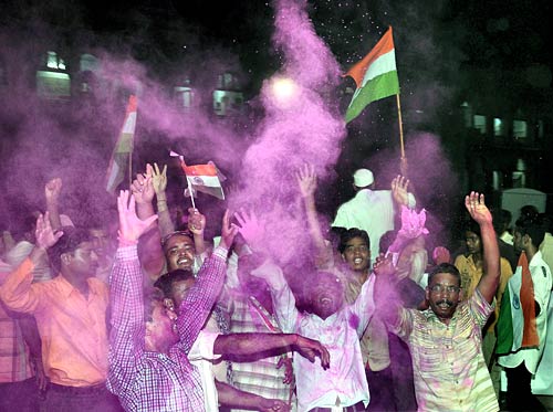 जनसंसद की जीत का जश्‍न | मैं भी अन्‍ना, तू भी अन्‍ना...