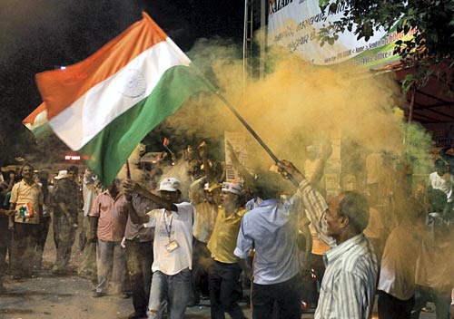 जनसंसद की जीत का जश्‍न | मैं भी अन्‍ना, तू भी अन्‍ना...