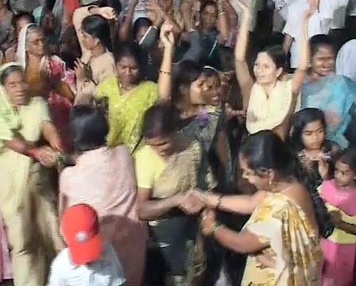 जनसंसद की जीत का जश्‍न | मैं भी अन्‍ना, तू भी अन्‍ना...