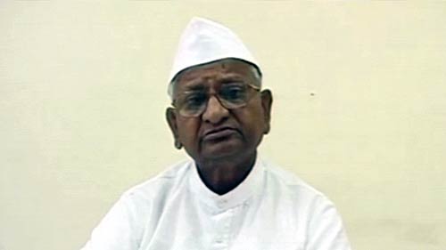 देखें कैसे गिरफ्तार हुए अन्‍ना हजारे | सड़कों पर समर्थक