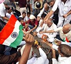 अन्‍ना के आंदोलन का दूसरा दिन | जेल गए अन्ना