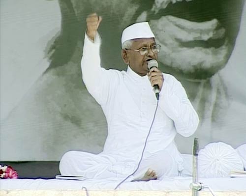 अन्‍ना: रामलीला वाया मयूर विहार टू तिहाड़...| हर ओर अन्‍ना...