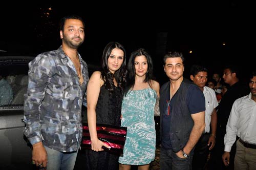 देखें सलमान की बहन की बर्थडे पार्टी । मान्यता की पार्टी