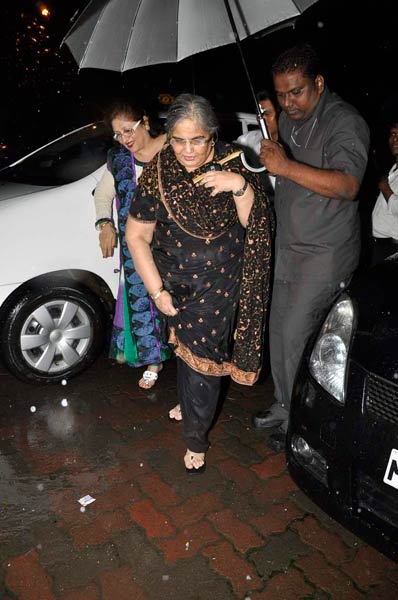 देखें सलमान की बहन की बर्थडे पार्टी । मान्यता की पार्टी