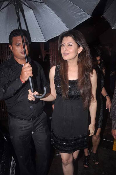 देखें सलमान की बहन की बर्थडे पार्टी । मान्यता की पार्टी