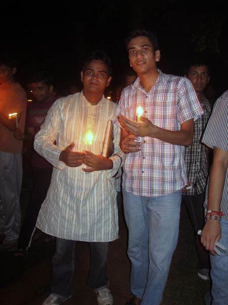 20 अगस्‍त 2011: लोगों ने आजतक को भेजी तस्‍वीरें | आपकी तस्‍वीरें