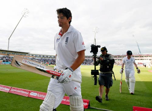 बर्मिंघम टेस्टः दूसरे दिन कुक की शानदार पारी से इंग्लैंड मजबूत