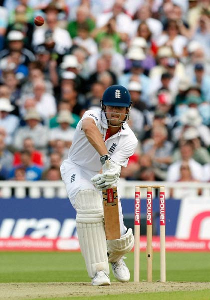 बर्मिंघम टेस्टः दूसरे दिन कुक की शानदार पारी से इंग्लैंड मजबूत