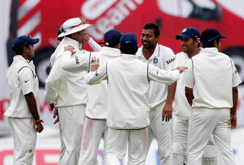 बर्मिंघम टेस्टः दूसरे दिन कुक की शानदार पारी से इंग्लैंड मजबूत