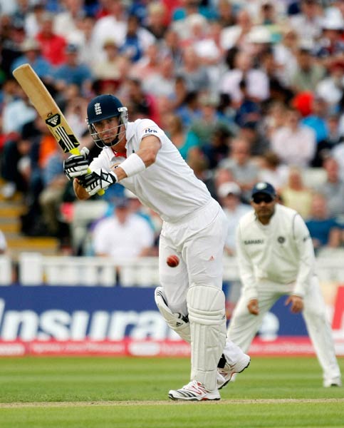 बर्मिंघम टेस्टः दूसरे दिन कुक की शानदार पारी से इंग्लैंड मजबूत
