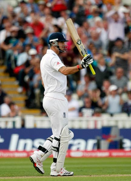 बर्मिंघम टेस्टः दूसरे दिन कुक की शानदार पारी से इंग्लैंड मजबूत