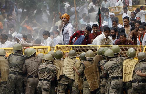 09 अगस्त 2011: तस्वीरों में देखें दिनभर की बड़ी खबरें  | पढ़ें