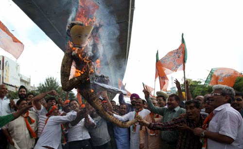 07 अगस्त 2011: तस्वीरों में देखें दिनभर की बड़ी खबरें | पढ़ें